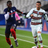 Pogba & Martial cũng tiếp xúc gần với Ronaldo, M.U tá hỏa