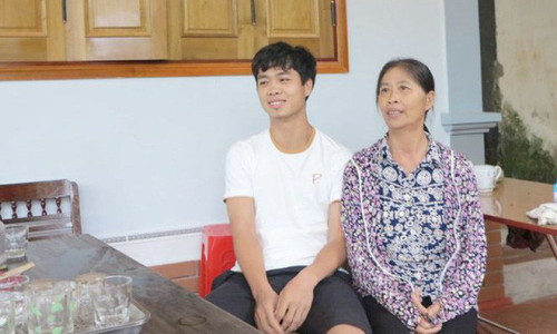 Bức thư tay gửi mẹ của Công Phượng lấy hàng triệu nước mắt
